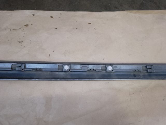 bontott VW PASSAT B8 Bal első Ajtó Díszléc