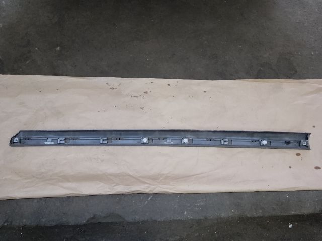 bontott VW PASSAT B8 Bal első Ajtó Díszléc