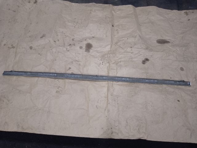 bontott VW PASSAT B8 Bal első Ajtó Díszléc