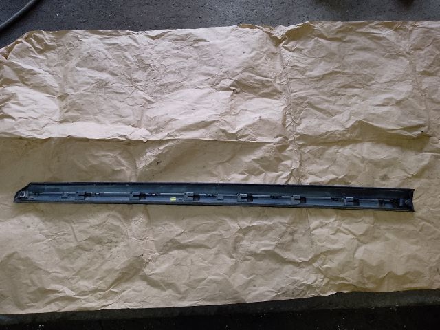 bontott VW PASSAT B8 Bal első Ajtó Díszléc