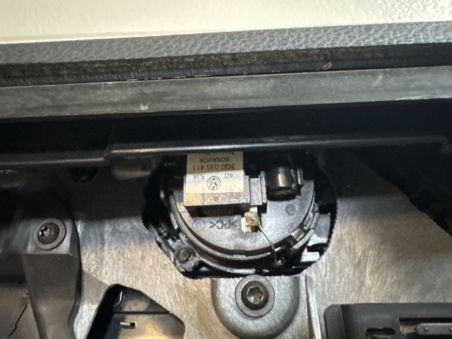 bontott VW PASSAT B8 Bal első Ajtó Kárpit