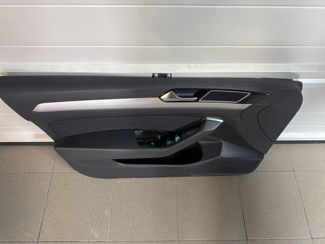 bontott VW PASSAT B8 Bal első Ajtó Kárpit