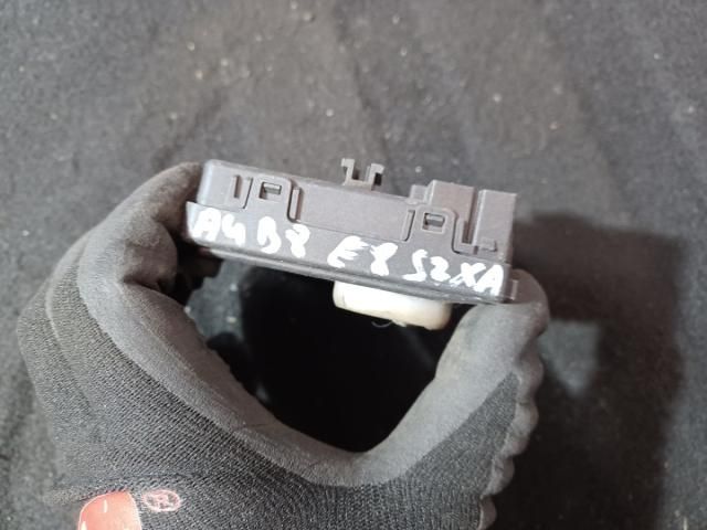 bontott VW PASSAT B8 Bal első Ajtó Vezérlőegység