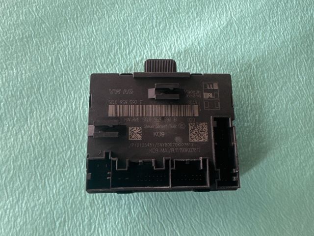 bontott VW PASSAT B8 Bal első Ajtó Vezérlőegység