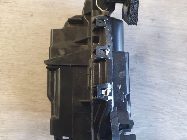 bontott VW PASSAT B8 Bal első Ajtózár