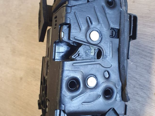 bontott VW PASSAT B8 Bal első Ajtózár