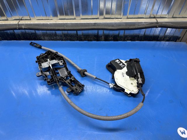 bontott VW PASSAT B8 Bal első Ajtózár