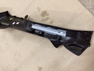 bontott VW PASSAT B8 Bal első Belső Küszöb Burkolat