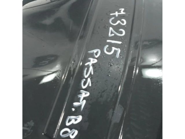 bontott VW PASSAT B8 Bal első Dobbetét (Kerékjárati, Műanyag)