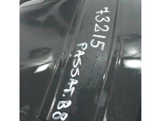 bontott VW PASSAT B8 Bal első Dobbetét (Kerékjárati, Műanyag)