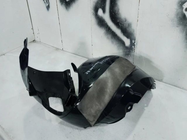 bontott VW PASSAT B8 Bal első Dobbetét (Kerékjárati, Műanyag)