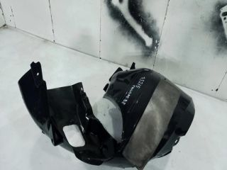 bontott VW PASSAT B8 Bal első Dobbetét (Kerékjárati, Műanyag)