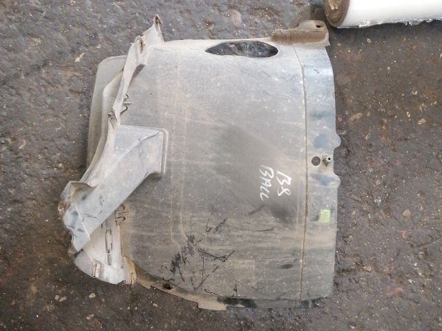 bontott VW PASSAT B8 Bal első Első Dobbetét (Kerékjárati, Műanyag)