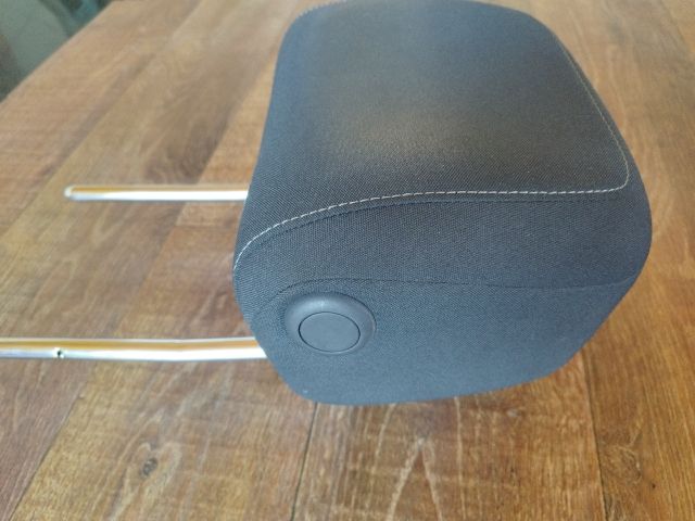 bontott VW PASSAT B8 Bal első Fejtámla