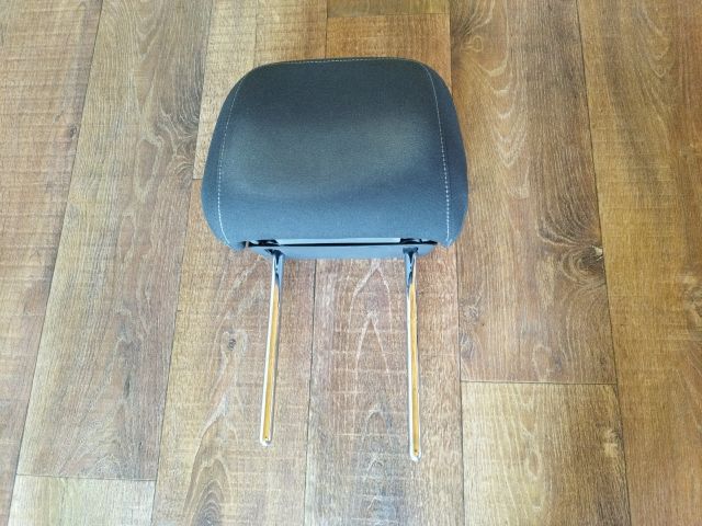 bontott VW PASSAT B8 Bal első Fejtámla