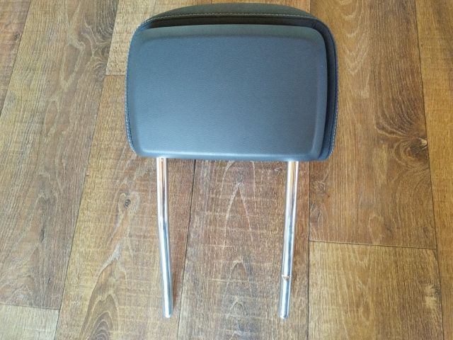 bontott VW PASSAT B8 Bal első Fejtámla