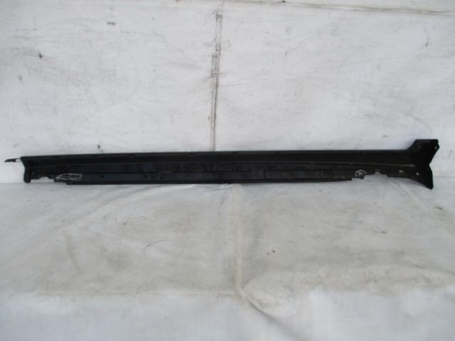 bontott VW PASSAT B8 Bal első Küszöb Díszléc