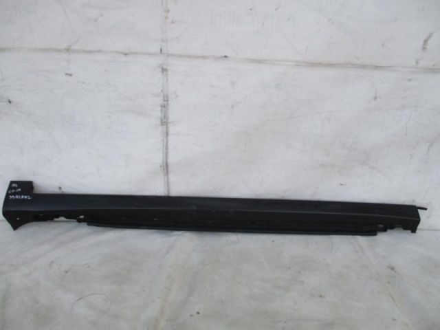 bontott VW PASSAT B8 Bal első Küszöb Díszléc