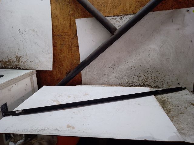 bontott VW PASSAT B8 Bal első Vízlehúzó Gumicsík