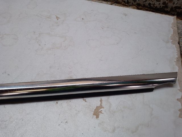 bontott VW PASSAT B8 Bal első Vízlehúzó Gumicsík