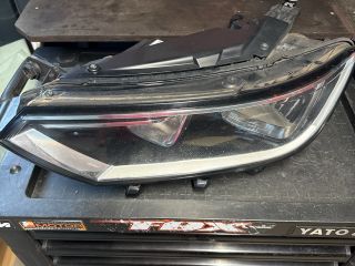 bontott VW PASSAT B8 Bal Fényszóró