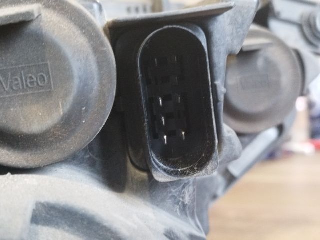 bontott VW PASSAT B8 Bal Fényszóró