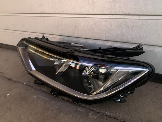 bontott VW PASSAT B8 Bal Fényszóró