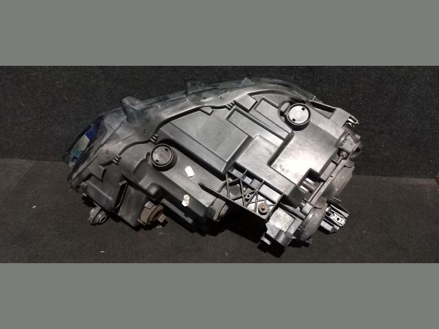 bontott VW PASSAT B8 Bal Fényszóró