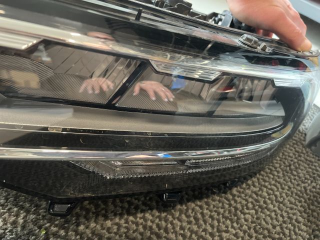 bontott VW PASSAT B8 Bal Fényszóró