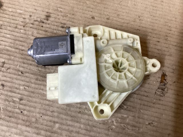 bontott VW PASSAT B8 Bal hátsó Ablakemelő Motor