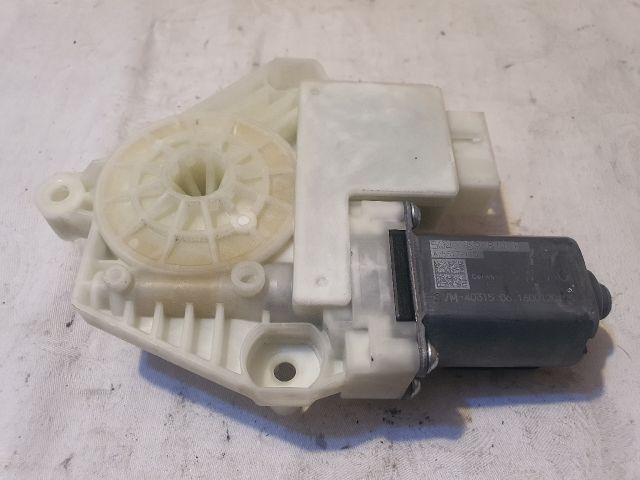 bontott VW PASSAT B8 Bal hátsó Ablakemelő Motor
