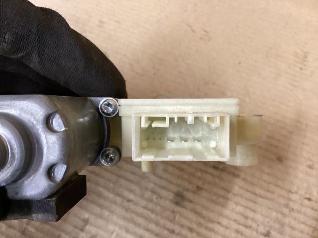 bontott VW PASSAT B8 Bal hátsó Ablakemelő Motor