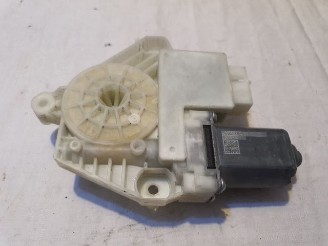 bontott VW PASSAT B8 Bal hátsó Ablakemelő Motor