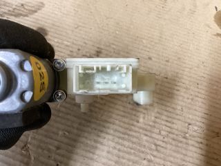 bontott VW PASSAT B8 Bal hátsó Ablakemelő Motor