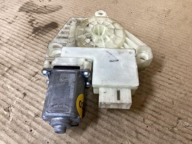 bontott VW PASSAT B8 Bal hátsó Ablakemelő Motor