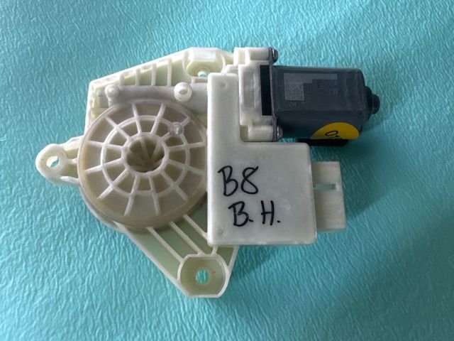 bontott VW PASSAT B8 Bal hátsó Ablakemelő Motor