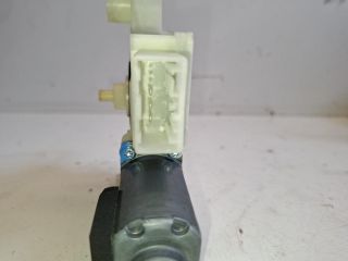 bontott VW PASSAT B8 Bal hátsó Ablakemelő Motor