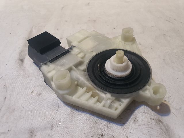 bontott VW PASSAT B8 Bal hátsó Ablakemelő Motor