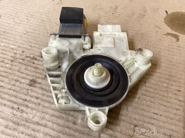 bontott VW PASSAT B8 Bal hátsó Ablakemelő Motor