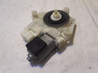 bontott VW PASSAT B8 Bal hátsó Ablakemelő Motor