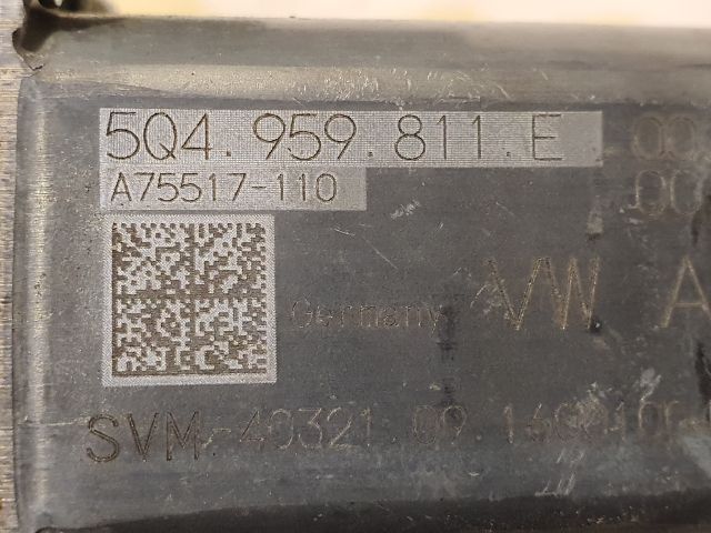 bontott VW PASSAT B8 Bal hátsó Ablakemelő Motor