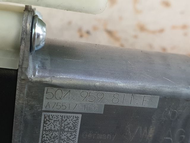 bontott VW PASSAT B8 Bal hátsó Ablakemelő Motor