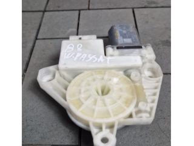 bontott VW PASSAT B8 Bal hátsó Ablakemelő Motor