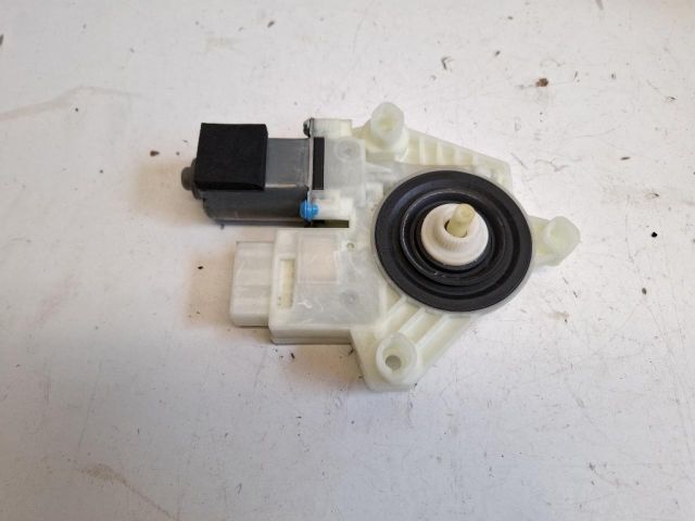 bontott VW PASSAT B8 Bal hátsó Ablakemelő Motor