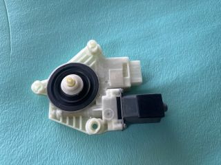 bontott VW PASSAT B8 Bal hátsó Ablakemelő Motor