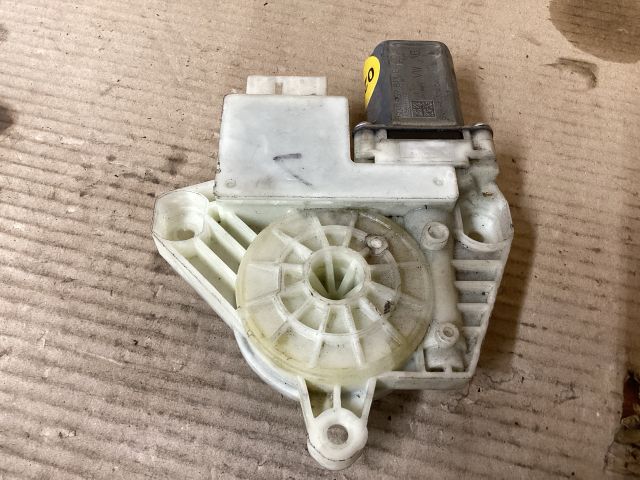 bontott VW PASSAT B8 Bal hátsó Ablakemelő Motor