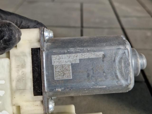 bontott VW PASSAT B8 Bal hátsó Ablakemelő Motor