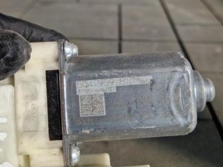 bontott VW PASSAT B8 Bal hátsó Ablakemelő Motor