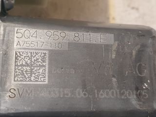 bontott VW PASSAT B8 Bal hátsó Ablakemelő Motor