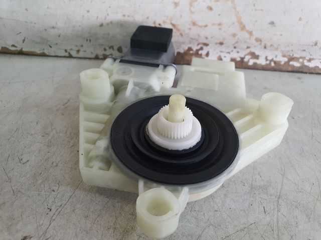 bontott VW PASSAT B8 Bal hátsó Ablakemelő Motor